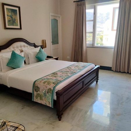 Boheda Manor - Luxury Retreat Hotel Удайпур Екстериор снимка