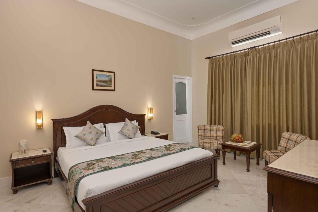 Boheda Manor - Luxury Retreat Hotel Удайпур Екстериор снимка
