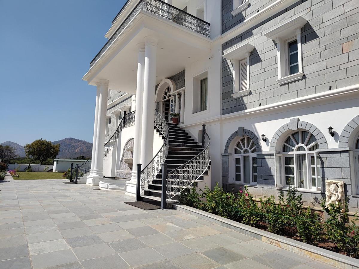 Boheda Manor - Luxury Retreat Hotel Удайпур Екстериор снимка
